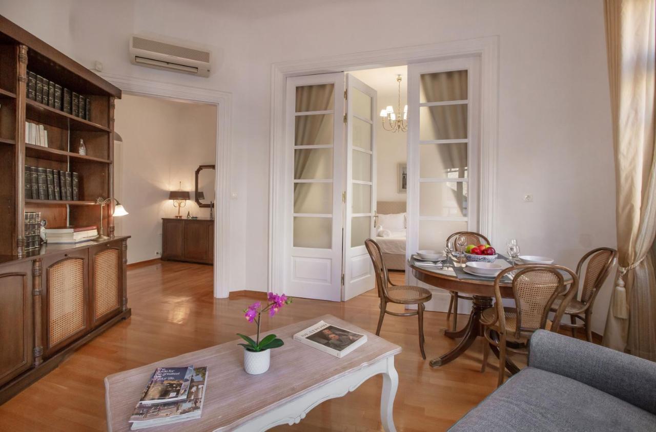 Neoclassical Apartment Close To Syntagma-Plaka By Ghh Афины Экстерьер фото