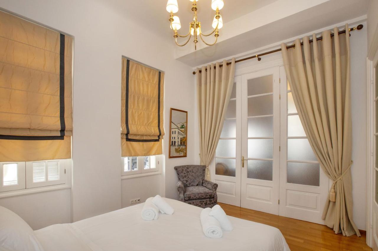 Neoclassical Apartment Close To Syntagma-Plaka By Ghh Афины Экстерьер фото