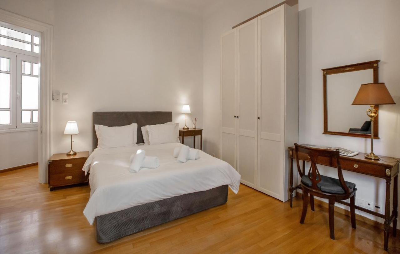 Neoclassical Apartment Close To Syntagma-Plaka By Ghh Афины Экстерьер фото