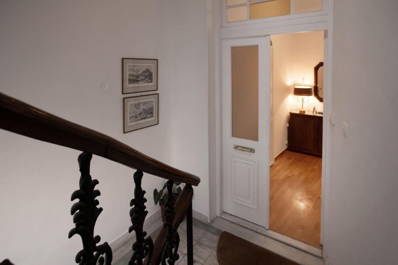 Neoclassical Apartment Close To Syntagma-Plaka By Ghh Афины Экстерьер фото