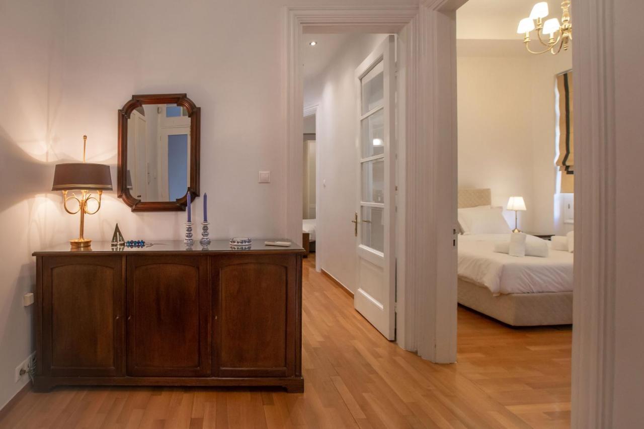 Neoclassical Apartment Close To Syntagma-Plaka By Ghh Афины Экстерьер фото